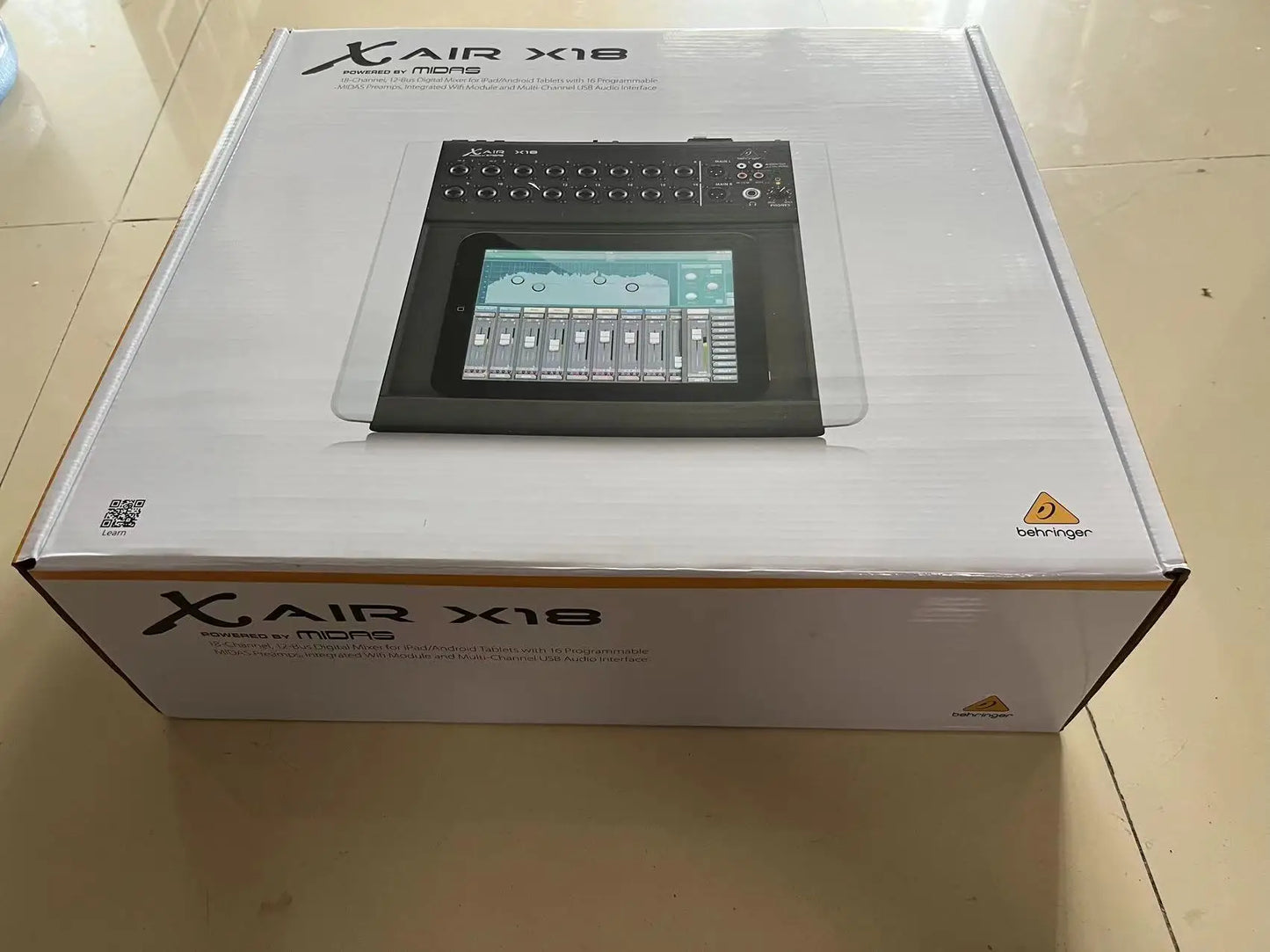 Mixer Digital de 18 Canais Behringer X Air X18 - Controlado por Tablet para iPad/Android com 16 Preamps Midas Programáveis por Ganho - Mixers