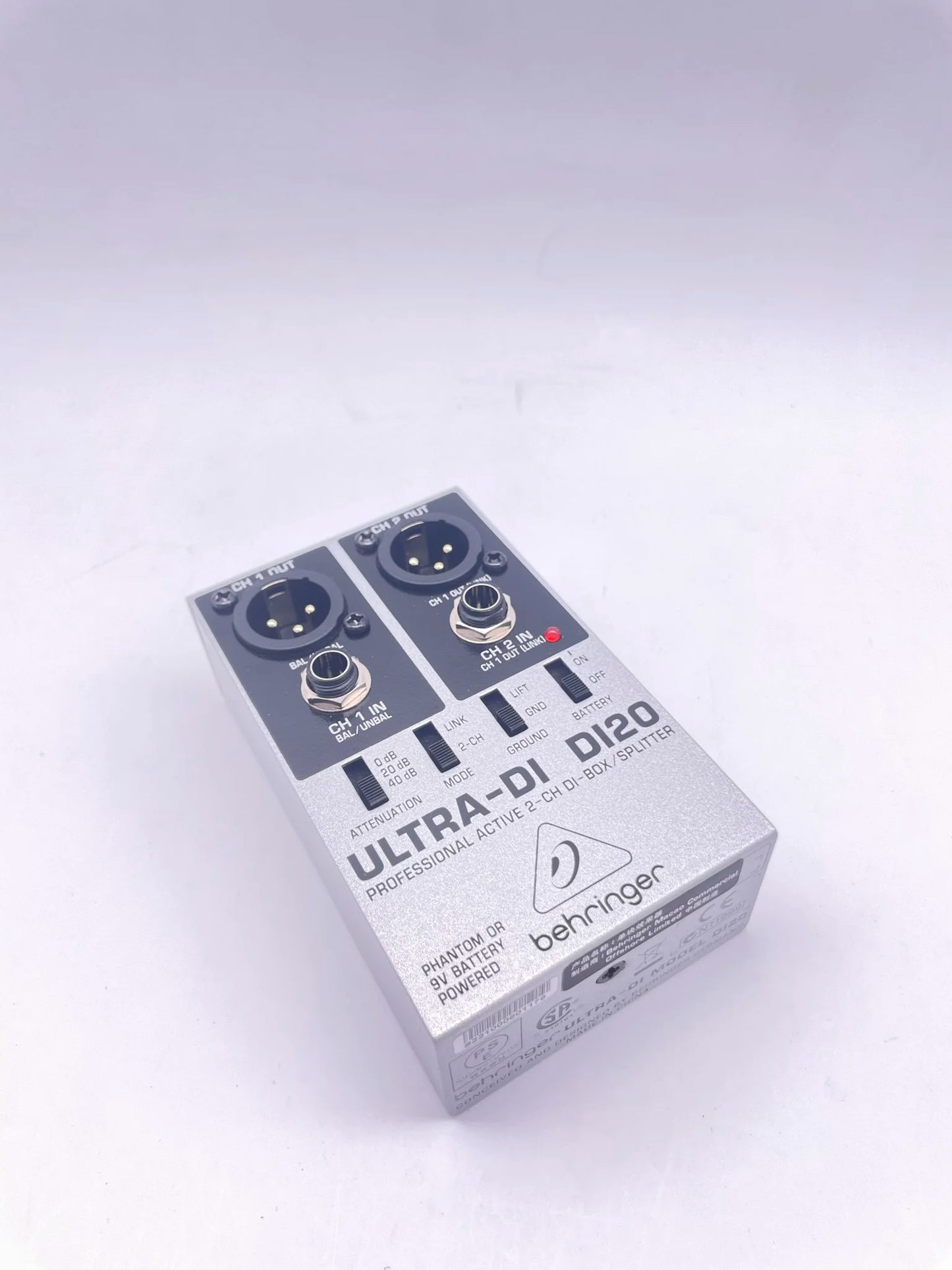 Direct Box Direta/Splitter Multiuso Behringer Ultra-DI DI20 - Função de Correspondência de Impedância e Sinal - Acessórios Auxiliares