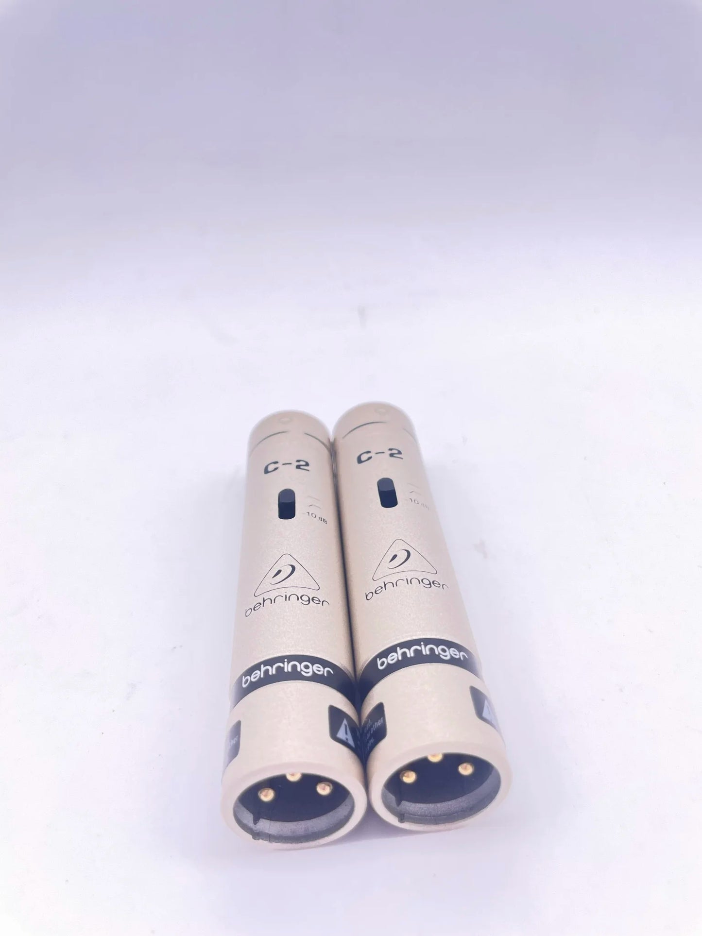 Microfones Condensadores Behringer C-2 Pareados - Padrão Cardióide e Diafragma de Baixo Peso para Gravação Estéreo - Microfones