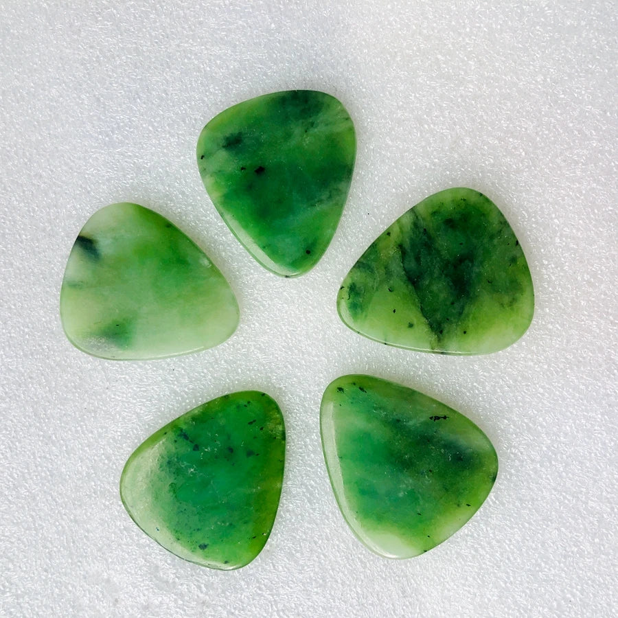 Palheta de Guitarra de Pedra Natural Nepherite Escura - Cristal de Pedra, med 27x31x2.8mm - Acessórios cordas