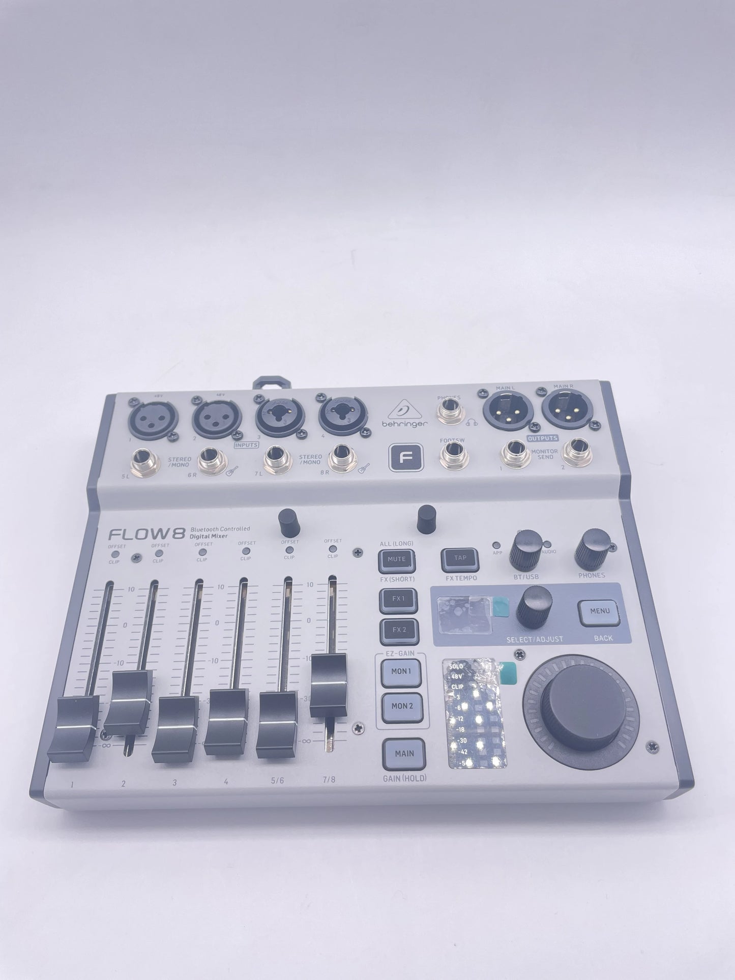 Mixer Digital 8 canais BEHRINGER Flow 8 - 8 Entradas, 2 Processadores de Efeitos e Interface USB/Áudio para Controle Remoto via Bluetooth - Mixers